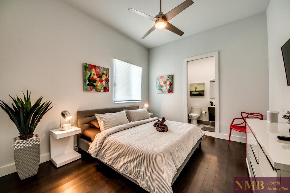 Vacation-Rental-Cape-Coral-Next-Level_3rd_Bedroom_1