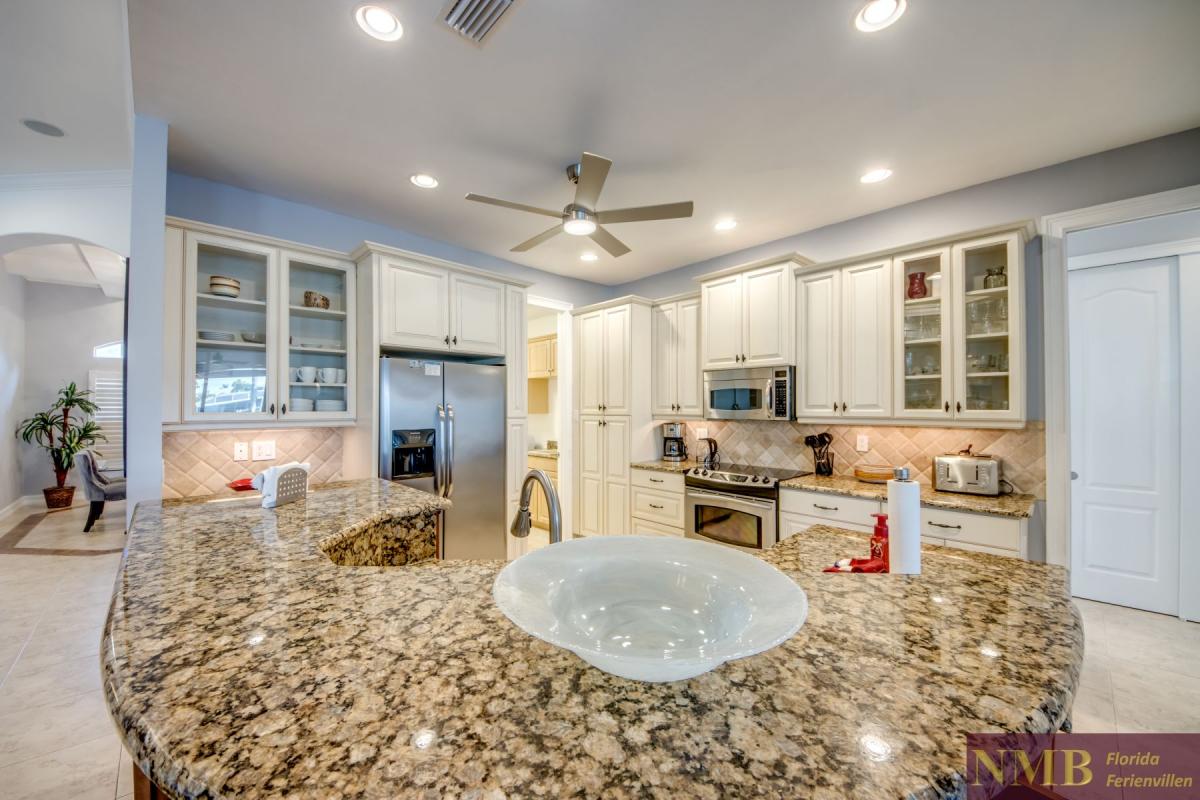 Ferienhaus-Cape-Coral-Whispering-Palms_28-Kitchen