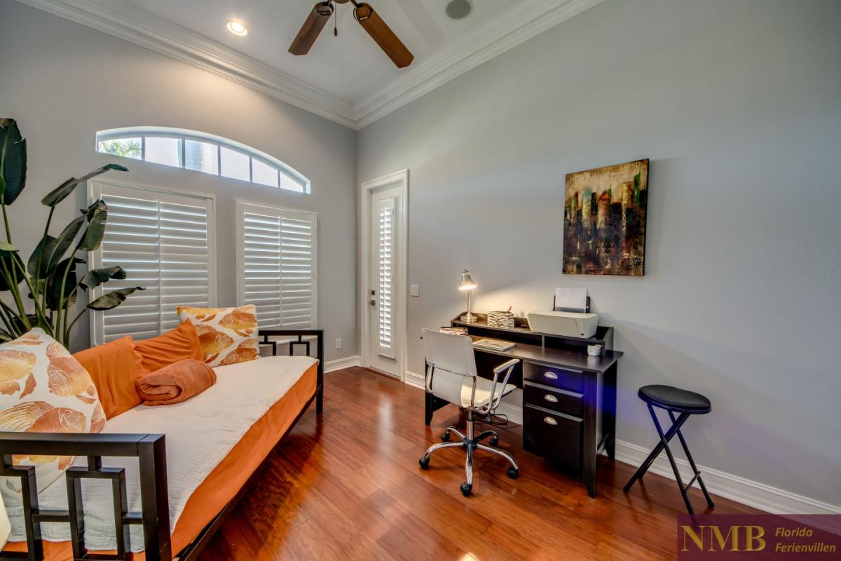 Ferienhaus-Cape-Coral-Whispering-Palms_39-Den