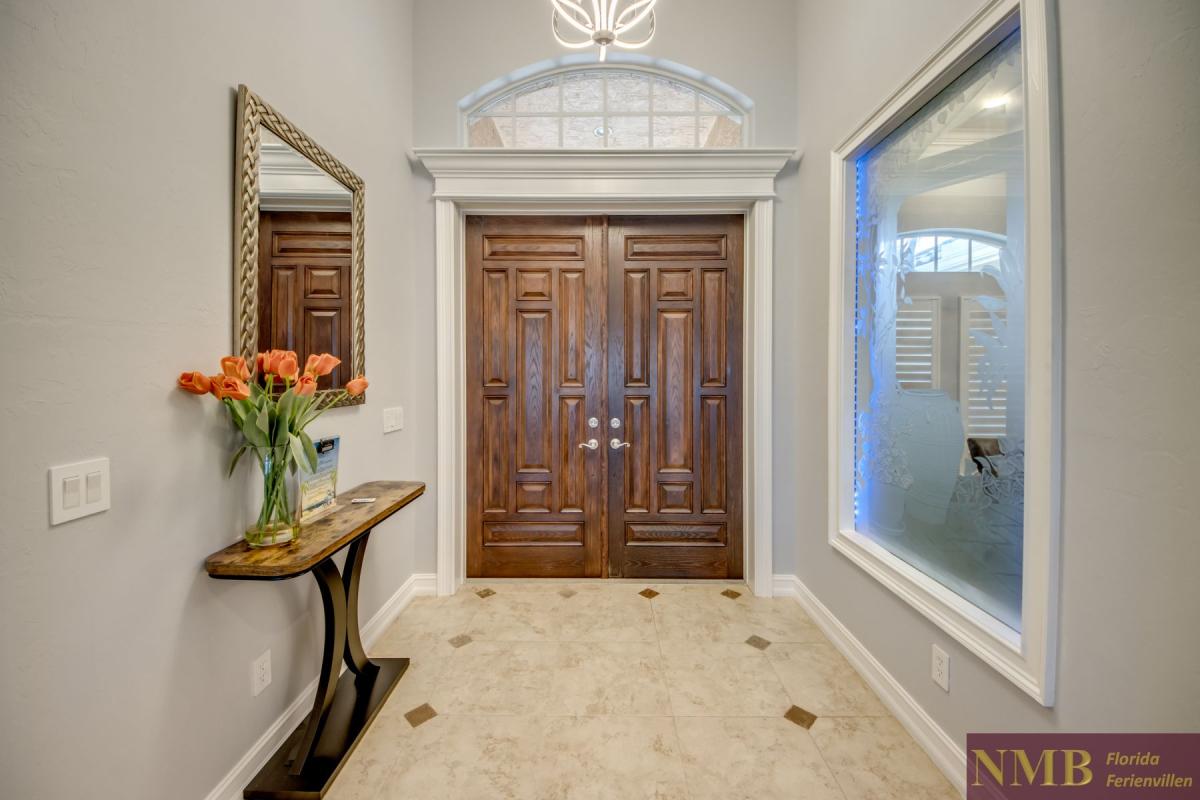 Ferienhaus-Cape-Coral-Whispering-Palms_4-Foyer
