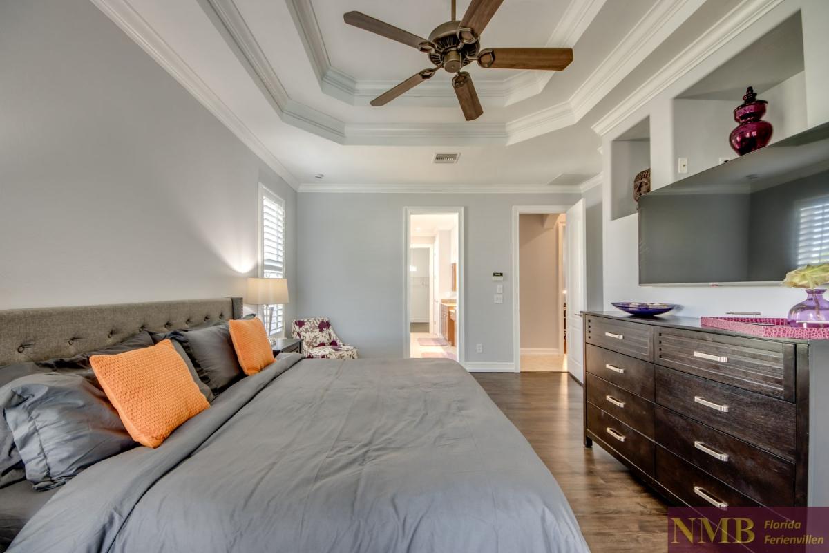 Ferienhaus-Cape-Coral-Whispering-Palms_44-Master-Bedroom