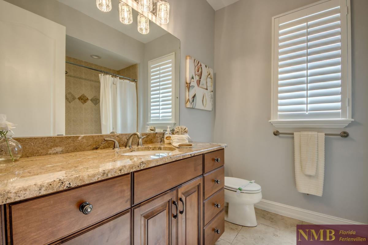 Ferienhaus-Cape-Coral-Whispering-Palms_55-Guest-Bathroom