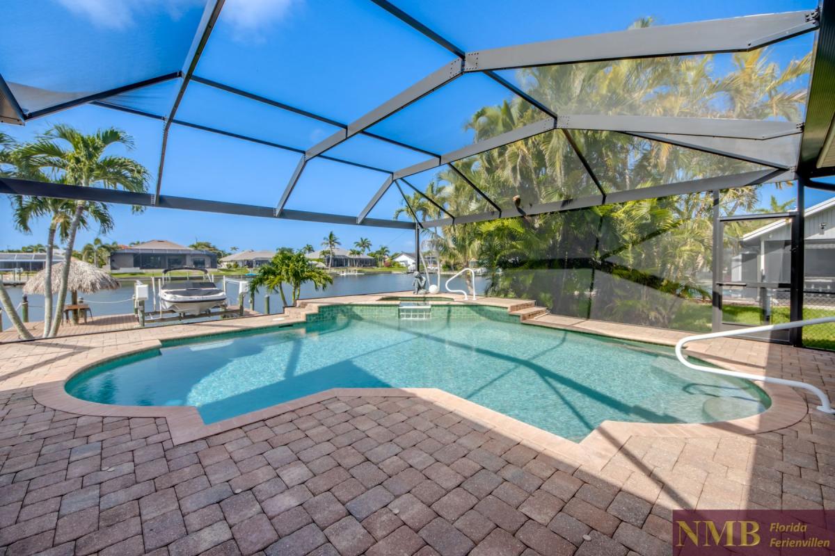 Ferienhaus-Cape-Coral-Whispering-Palms_73-Pool-Hot-Tub