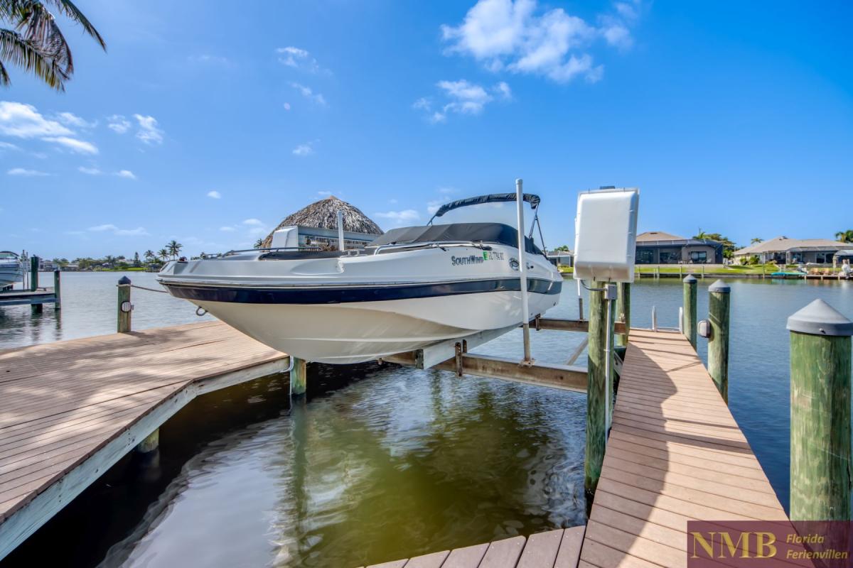 Ferienhaus-Cape-Coral-Whispering-Palms_90-Dock-Boat-Lift