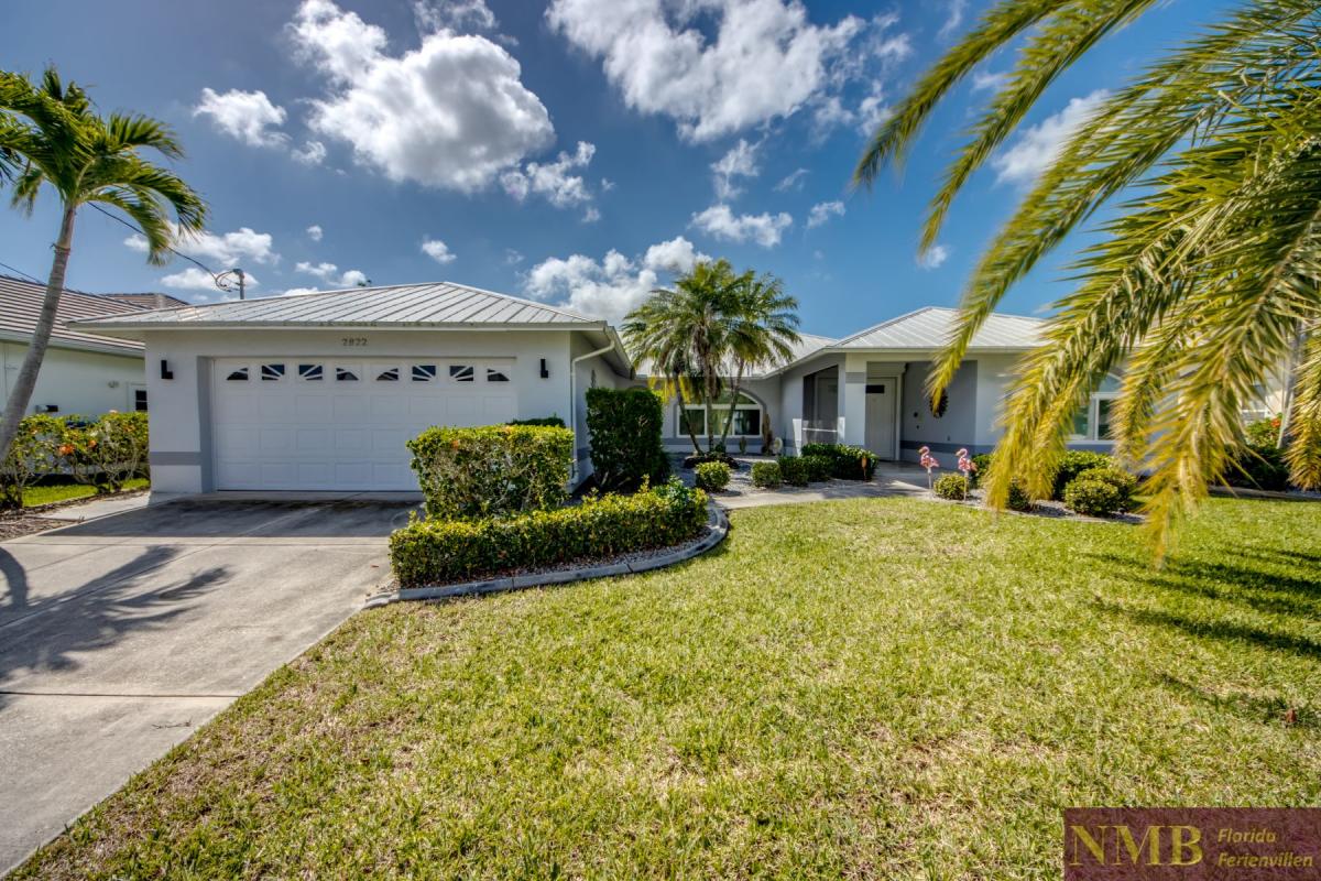 Cape_Coral_Ferienhaeuser_Sunshine_2-Front-of-Villa