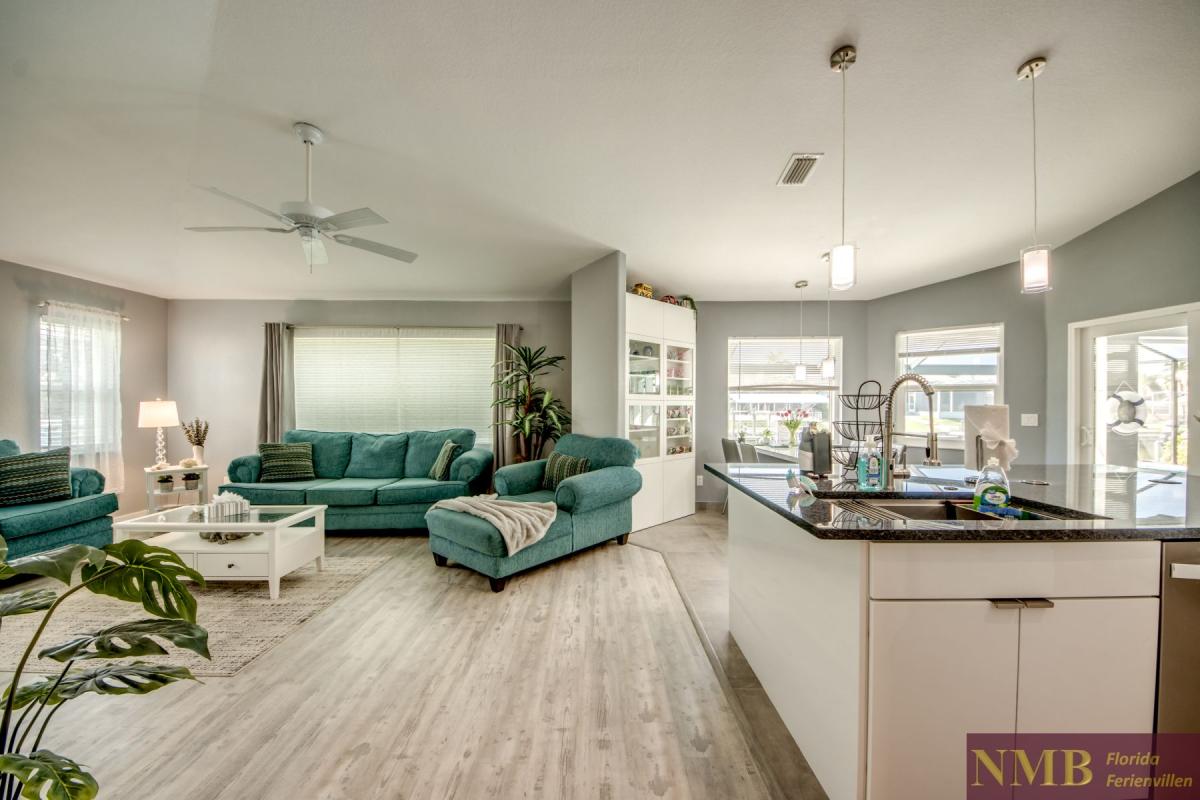 Cape_Coral_Ferienhaeuser_Sunshine_25-Kitchen