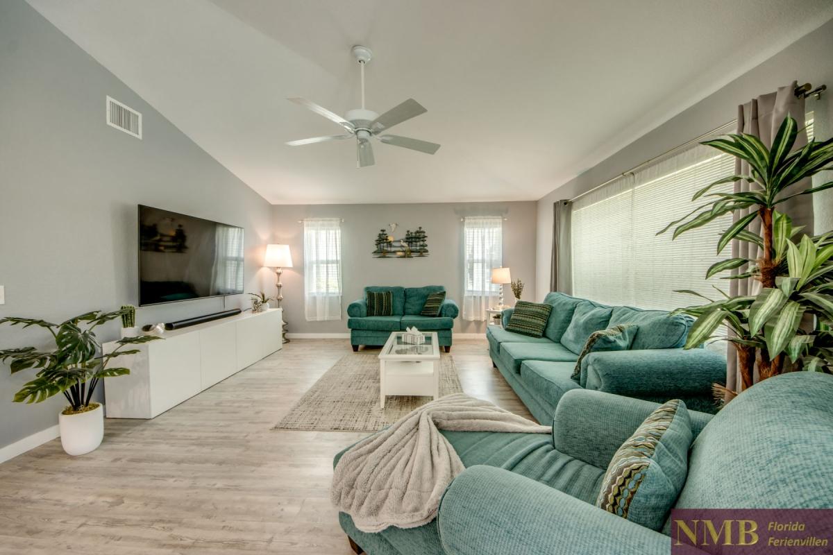 Cape_Coral_Ferienhaeuser_Sunshine_33-Family-Room