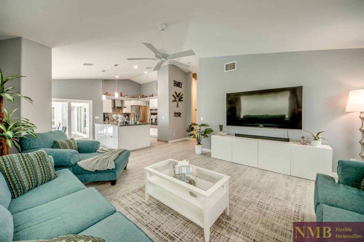 Cape_Coral_Ferienhaeuser_Sunshine_36-Family-Room