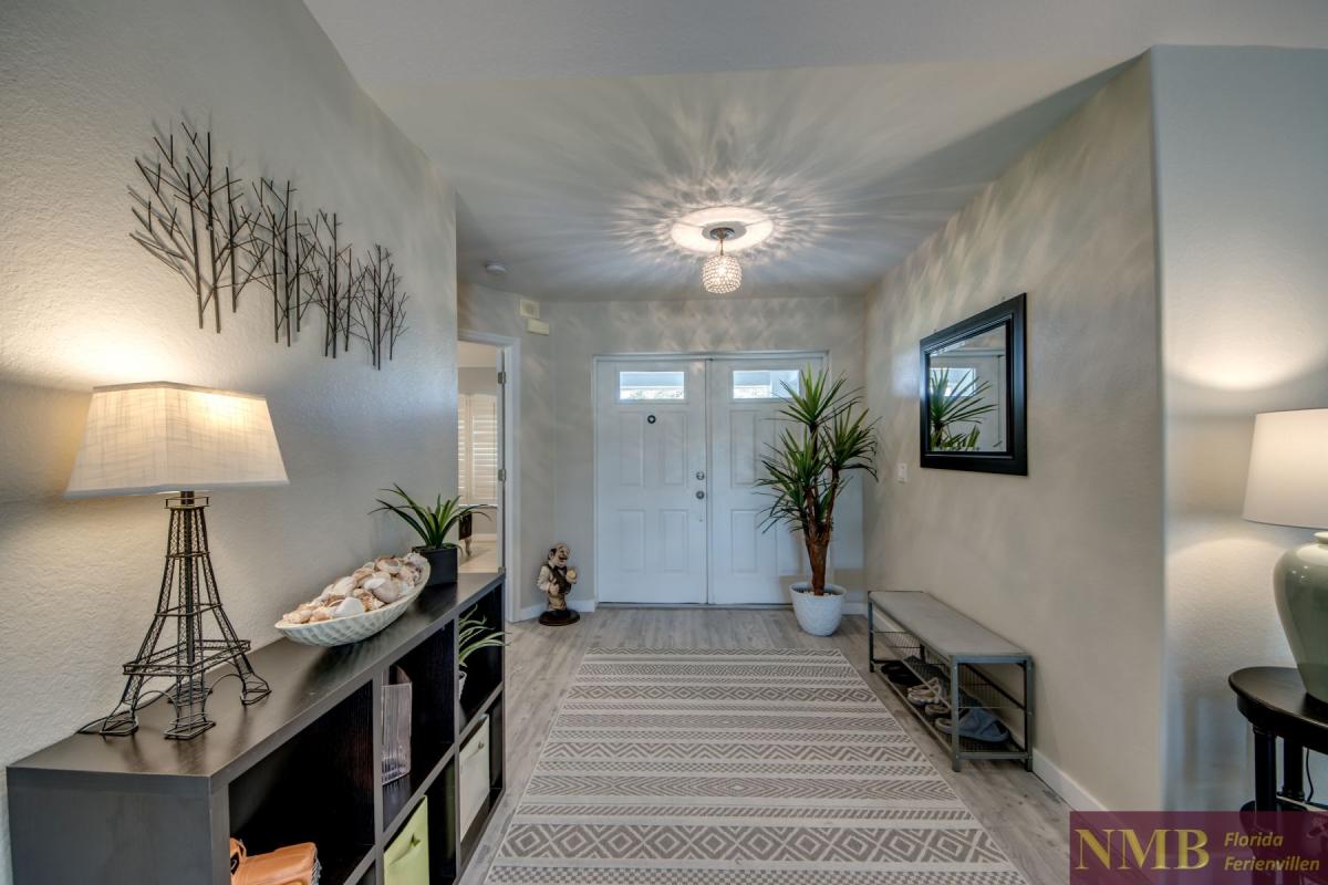 Cape_Coral_Ferienhaeuser_Sunshine_5-Foyer