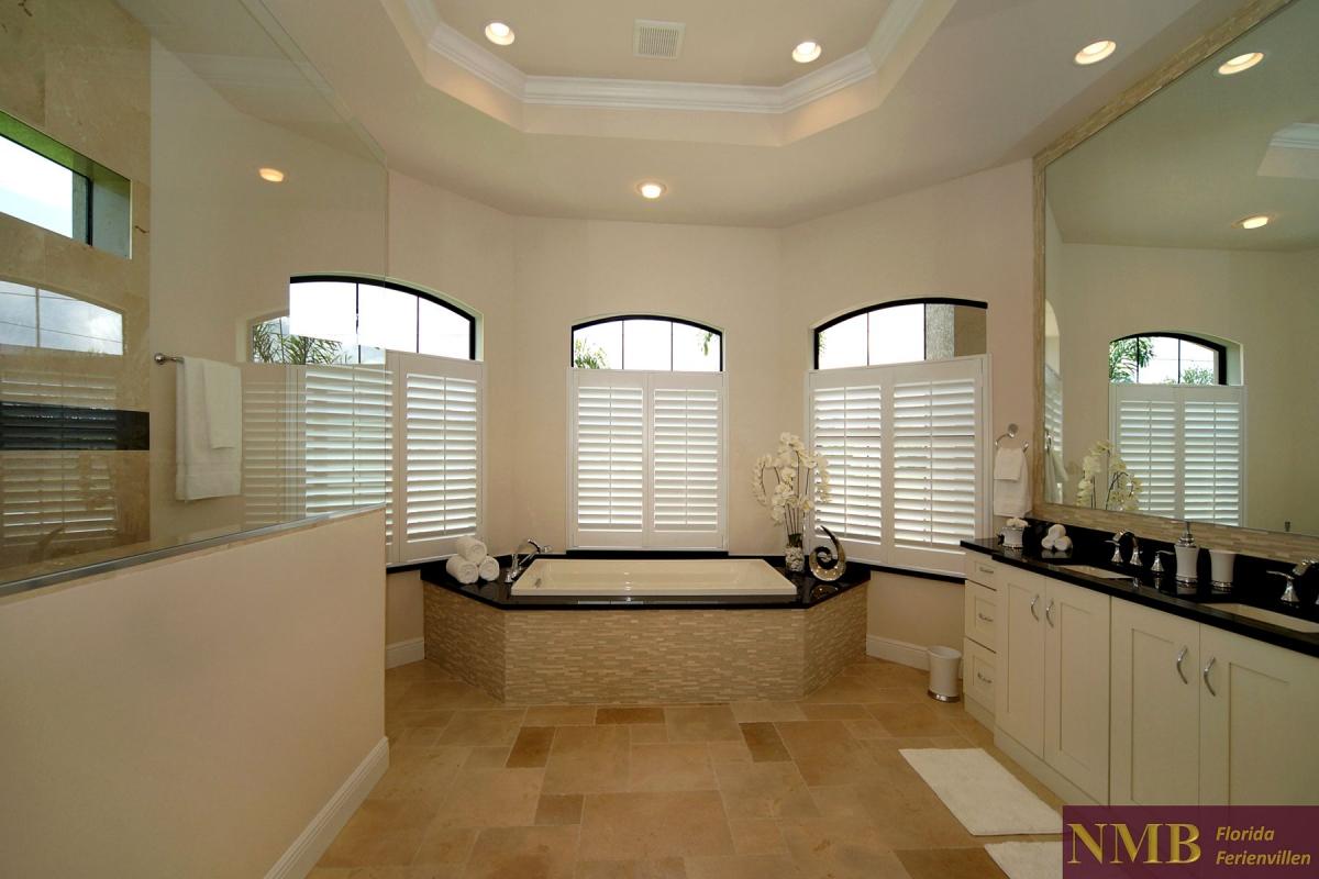 Ferienhaus-Palm_Breeze-Cape_Coral-master-bath