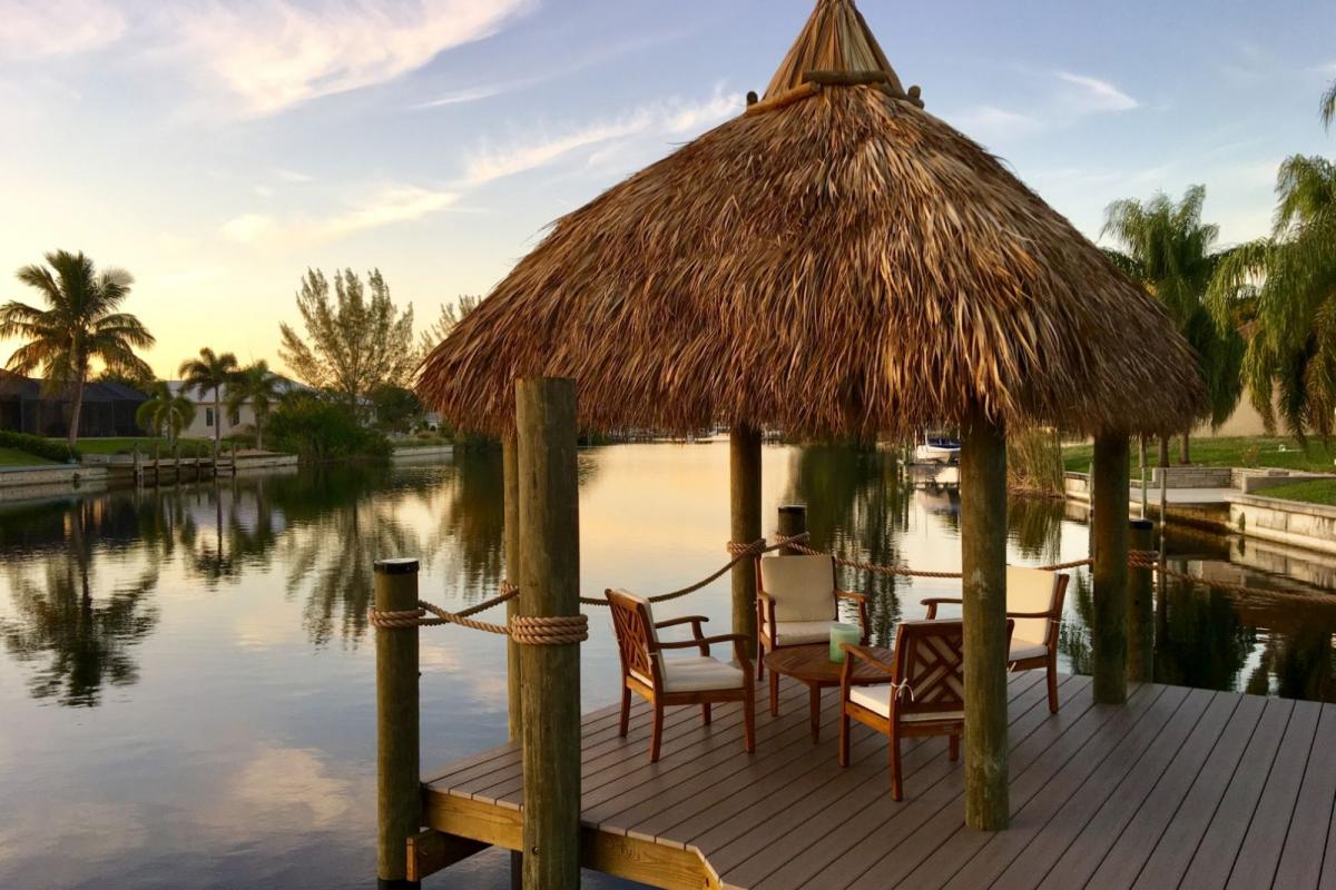 Palm_Breeze_Tiki_02