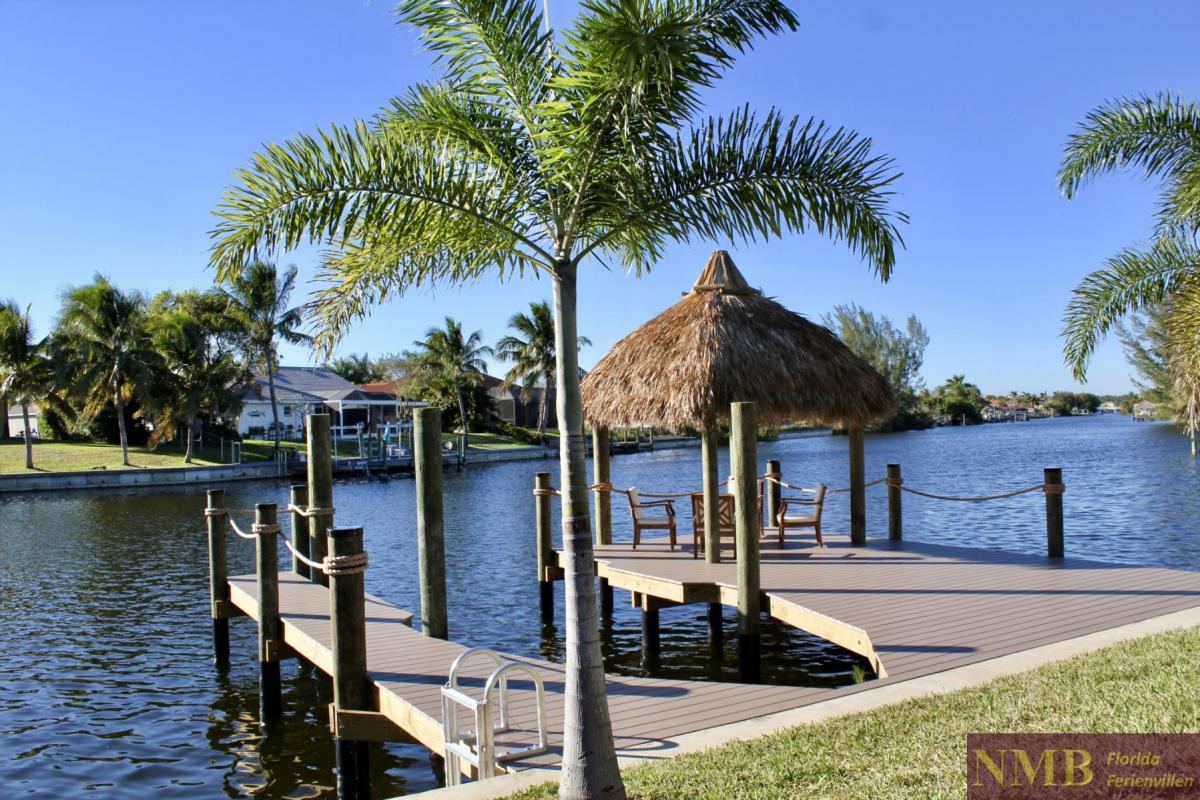 Palm_Breeze_Tiki_04
