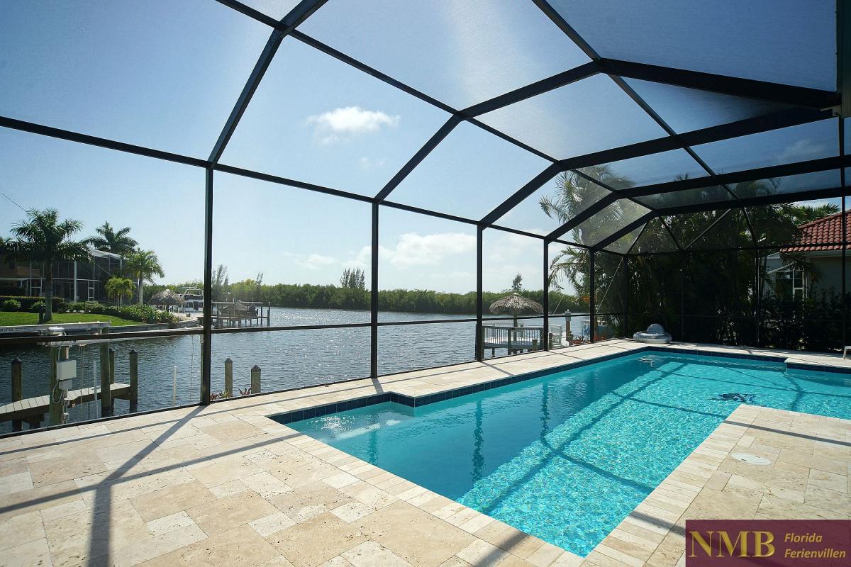 Ferienhaus_Cape_Coral_Infinity-Pool-01