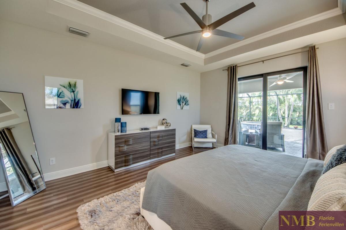 Ferienhaus-Cape-Coral-Villa-Secret-Pearl_35-Master-Bedroom