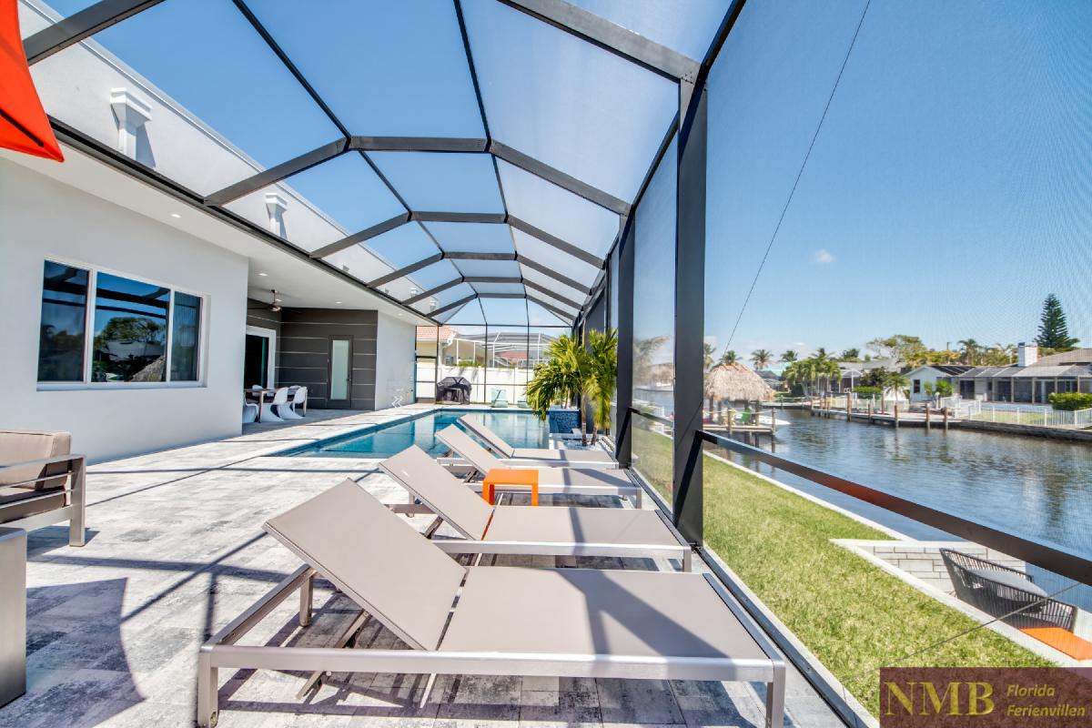 Vacation-Rental-Cape-Coral-Next-Level_Sun_Deck