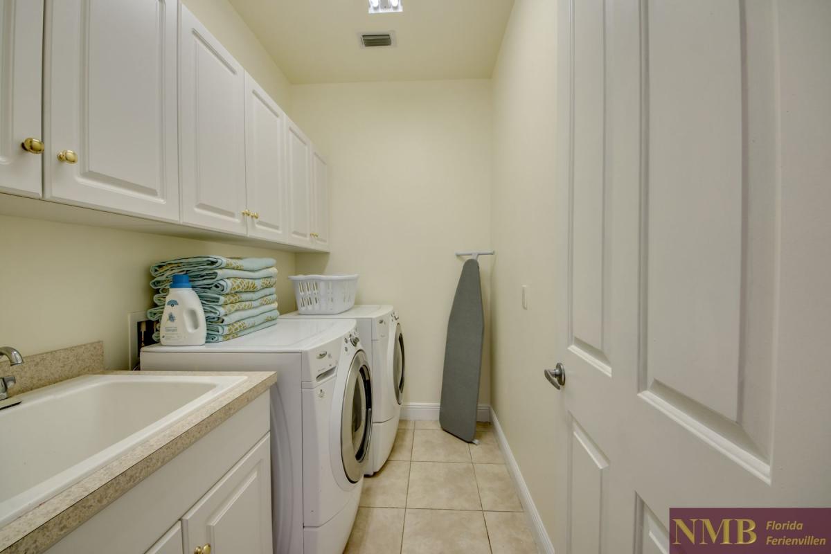 Ferienhaus-Coral-Escape_Laundry_Room