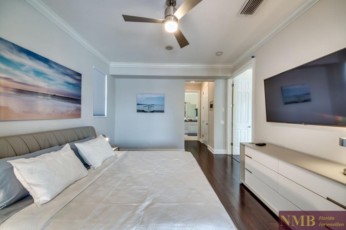 Ferienhaus-Coral-Escape_Master_Bedroom_2