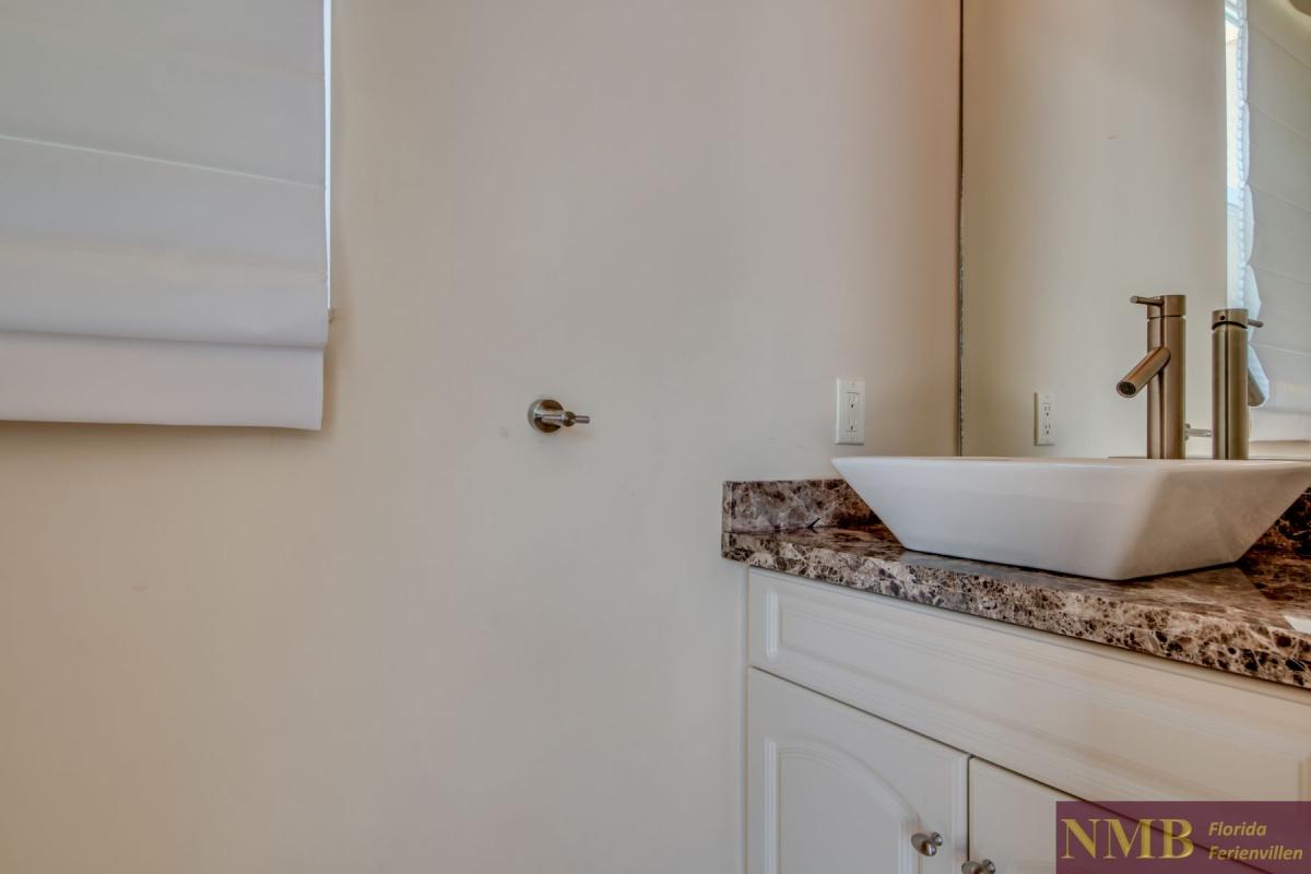 Ferienhaus-Coral-Escape_Outdoor_Pool_Bathroom