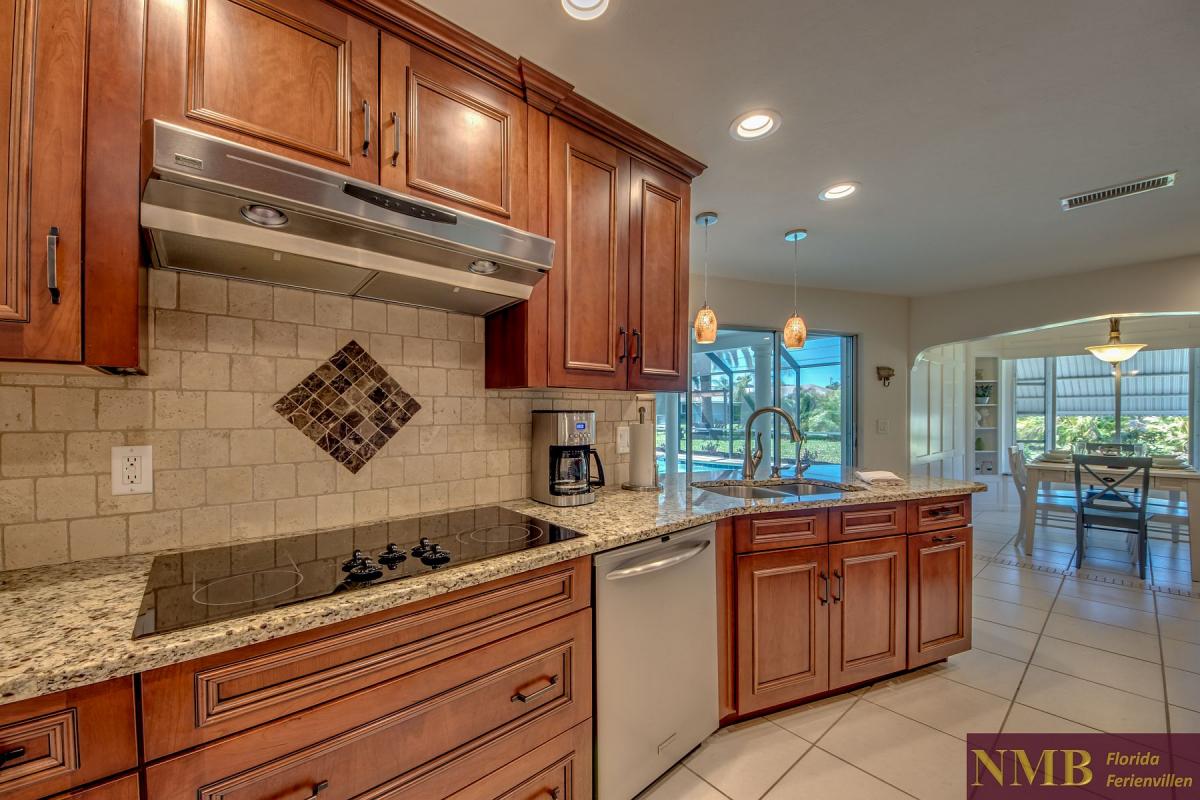 Ferienhaus-Cape-Coral-Cozy-Island_26-Kitchen