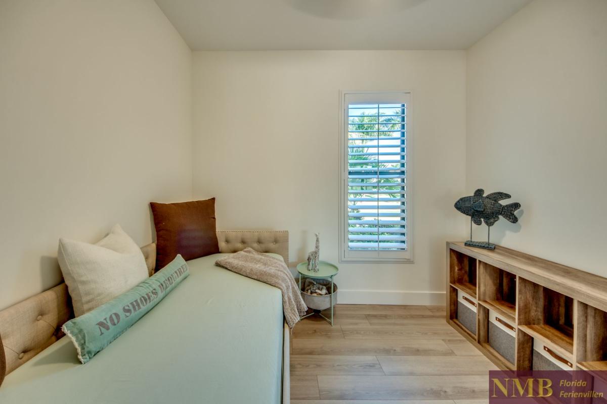 Ferienhaus-Cape-Coral-Long-Island_45-Bedroom-4