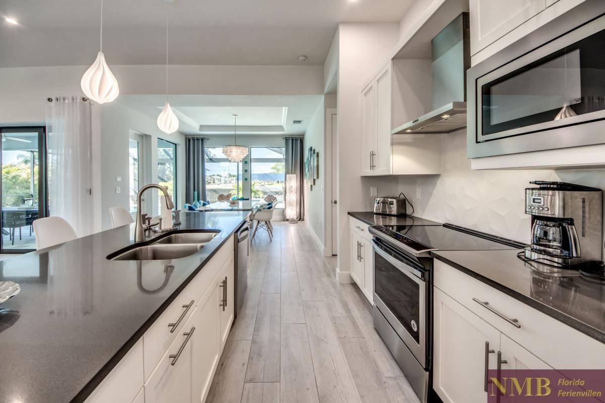 Ferienhaus-Cape-Coral-White-Shell_25-Kitchen