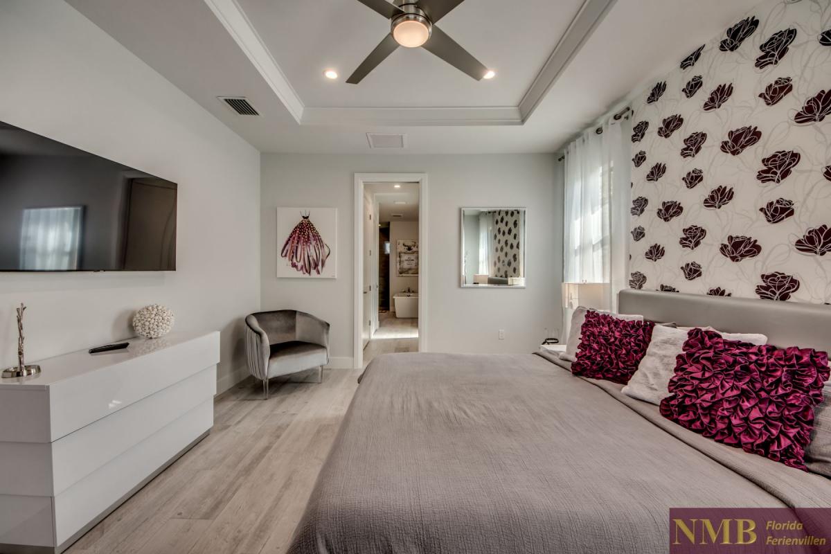 Ferienhaus-Cape-Coral-White-Shell_35-Master-Bedroom