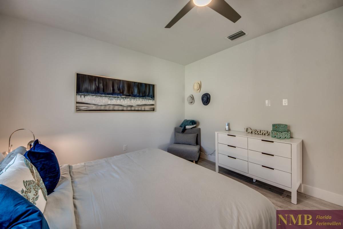 Ferienhaus-Cape-Coral-White-Shell_50-Bedroom-3