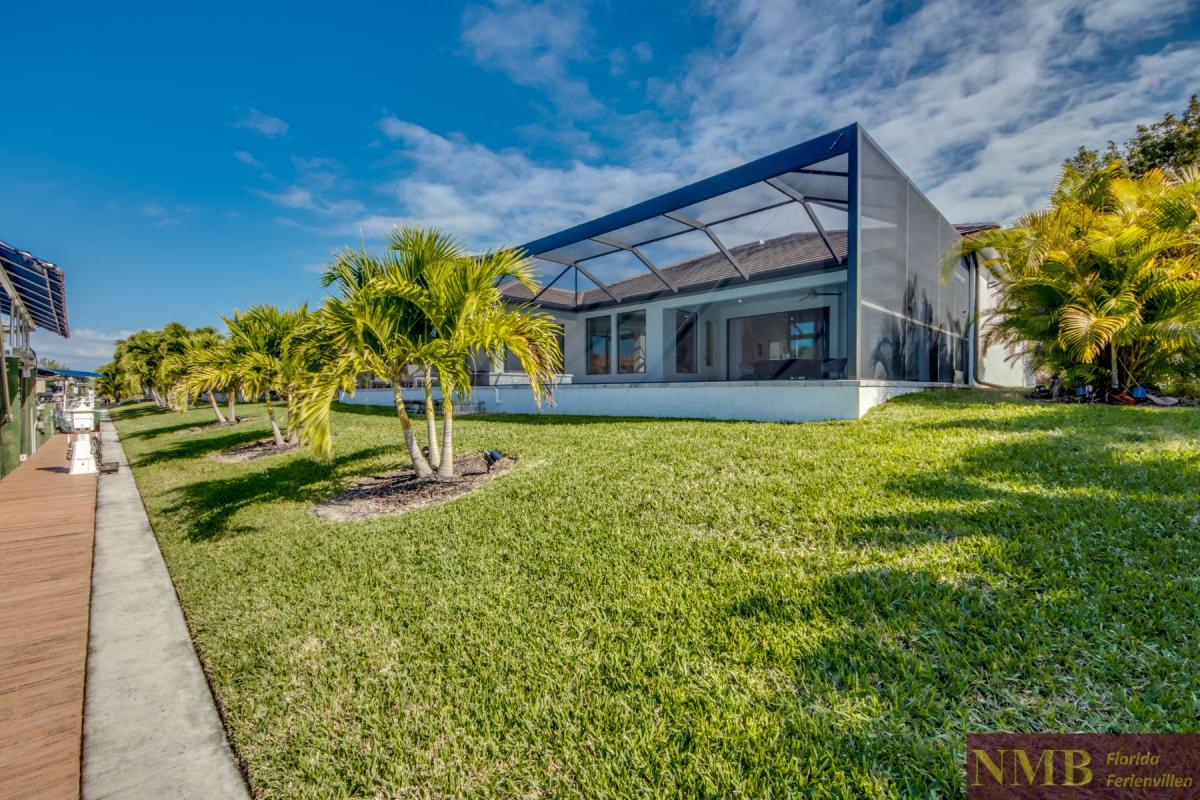 Ferienhaus-Cape-Coral-White-Shell_75-Back-of-Home