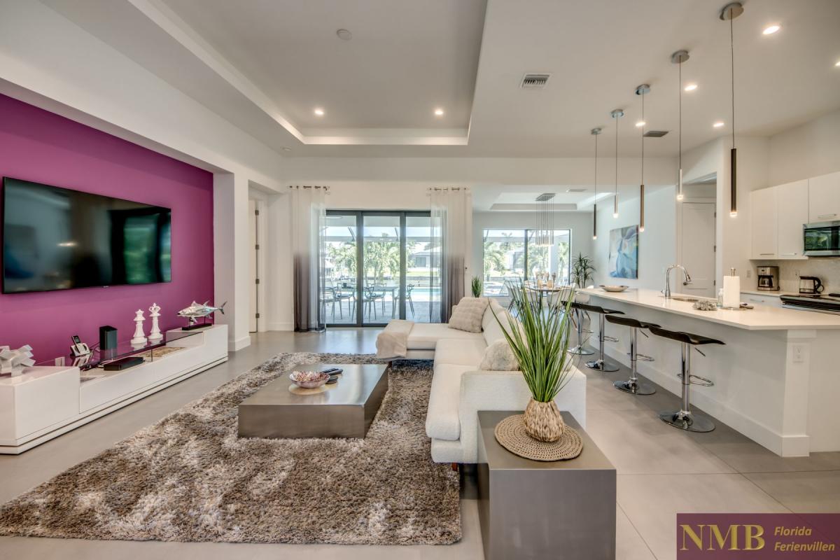 Ferienhaus-Cape-Coral-Pink-Lemonade_12-Family-Room