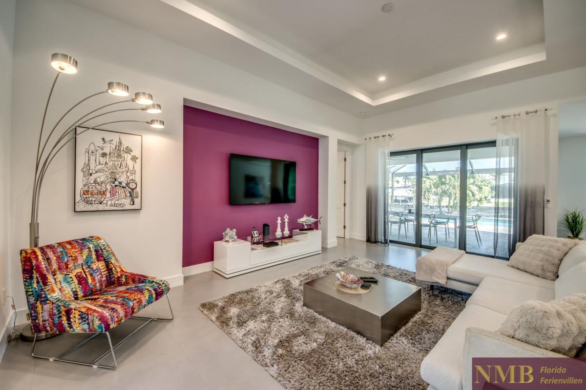 Ferienhaus-Cape-Coral-Pink-Lemonade_14-Family-Room