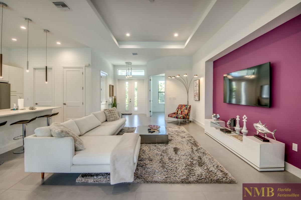 Ferienhaus-Cape-Coral-Pink-Lemonade_17-Family-Room