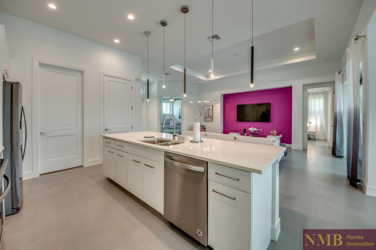 Ferienhaus-Cape-Coral-Pink-Lemonade_22-Kitchen