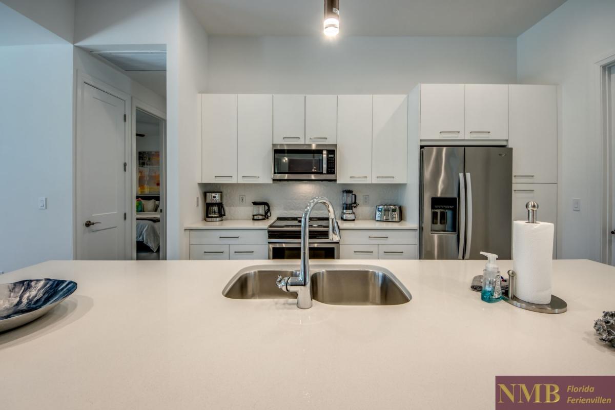 Ferienhaus-Cape-Coral-Pink-Lemonade_31-Kitchen