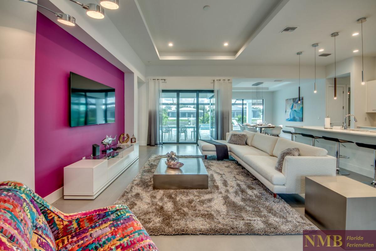 Ferienhaus-Cape-Coral-Pink-Lemonade_7-Living-Room