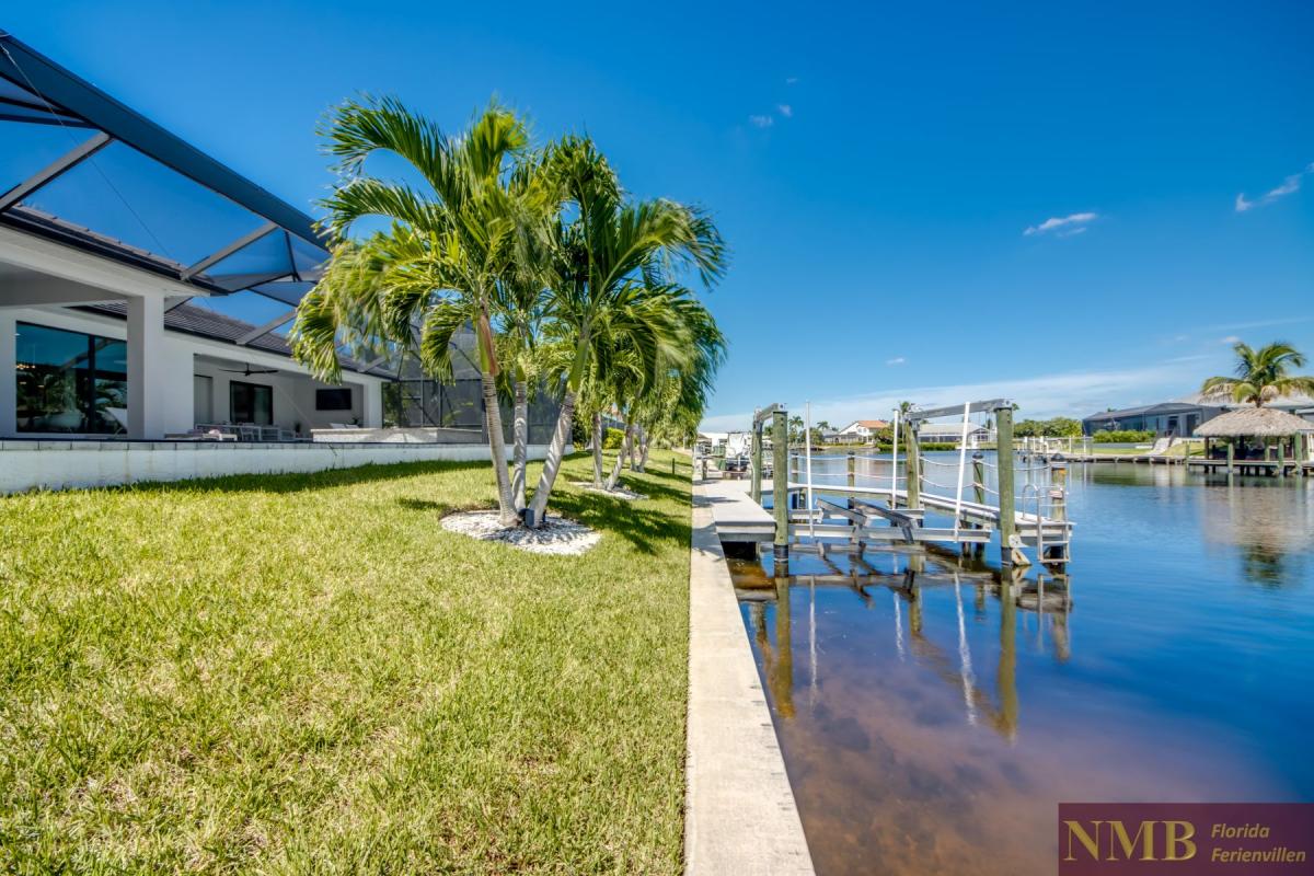 Ferienhaus-Cape-Coral-Pink-Lemonade_78-Back-of-Villa