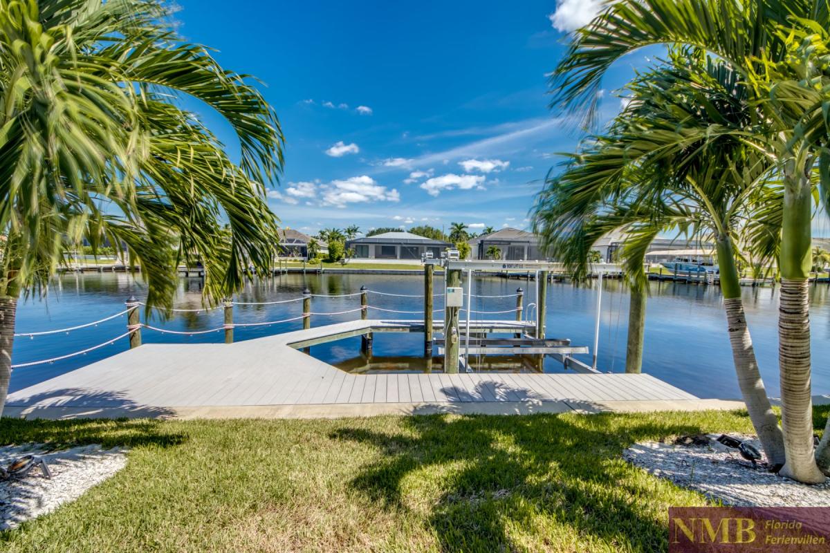 Ferienhaus-Cape-Coral-Pink-Lemonade_81-Dock-Boat-Lift