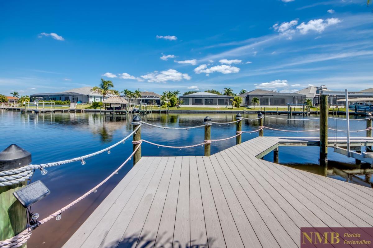 Ferienhaus-Cape-Coral-Pink-Lemonade_83-Dock-Boat-Lift