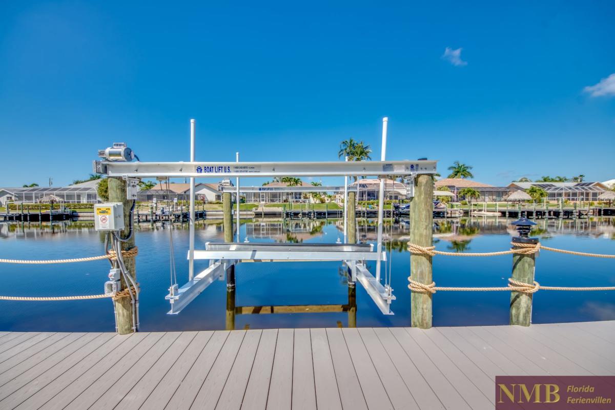 Ferienhaus-Cape-Coral-Ruby-Sunset_84-Dock-Boat-Lift