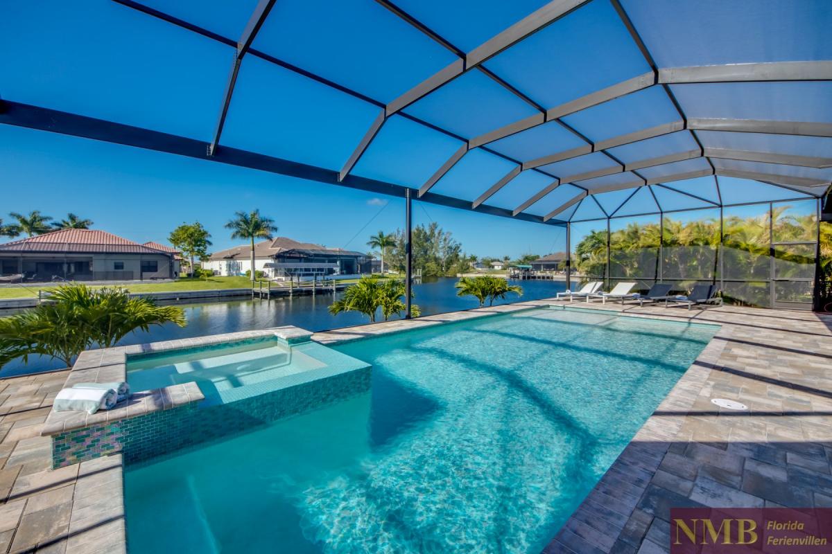 Ferienhaus-Cape-Coral-Henderson_65-Pool-Hot-Tub