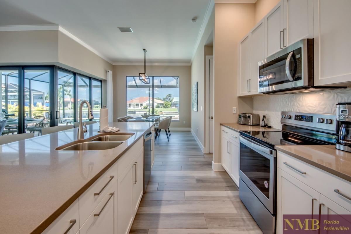 Ferienhaus-Cape-Coral-Villa-Cape-Royal_28-Kitchen