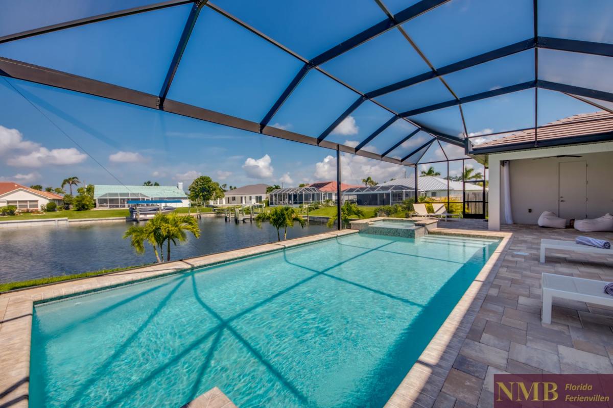 Ferienhaus-Cape-Coral-Villa-Cape-Royal_65-Pool-Hot-Tub