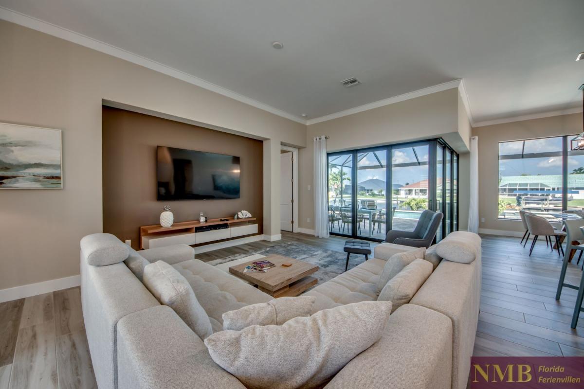 Ferienhaus-Cape-Coral-Villa-Cape-Royal_8-Family-Room