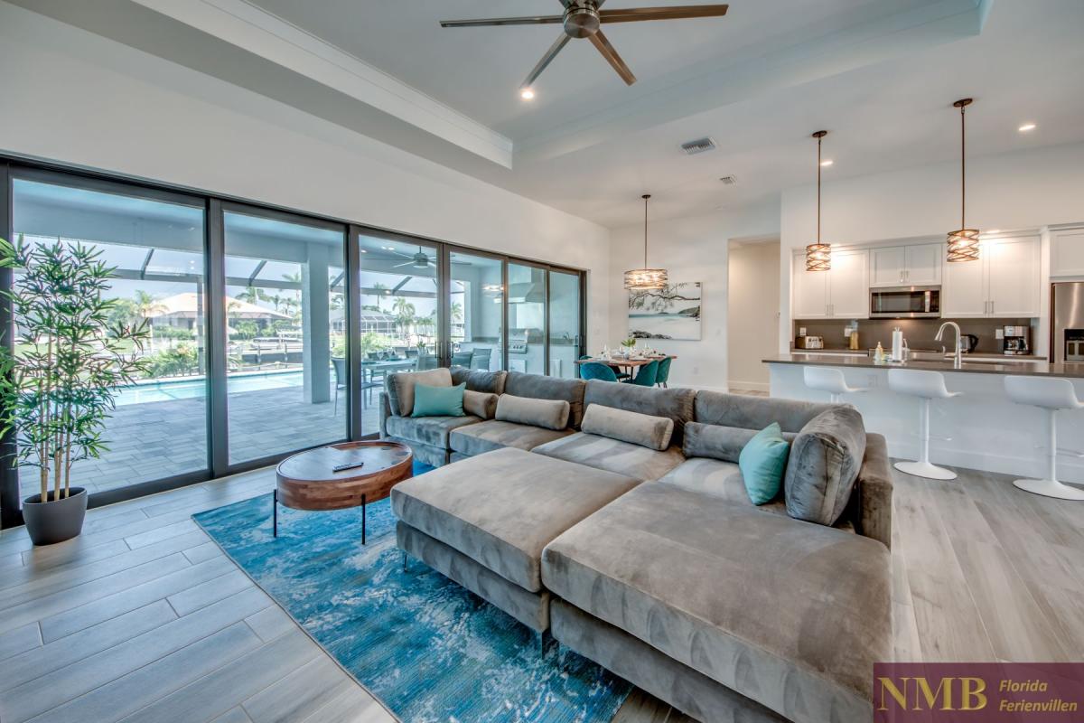 Ferienhaus-Cape-Coral-Villa-Lumina_13-Family-Room