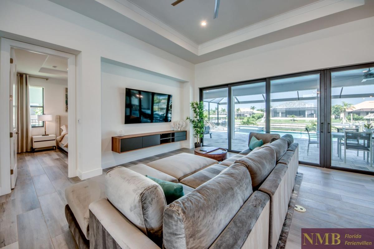 Ferienhaus-Cape-Coral-Villa-Lumina_15-Family-Room