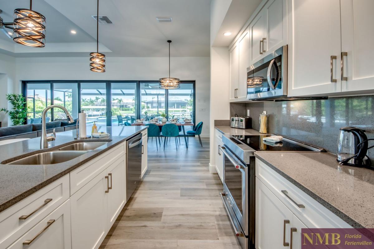 Ferienhaus-Cape-Coral-Villa-Lumina_35-Kitchen