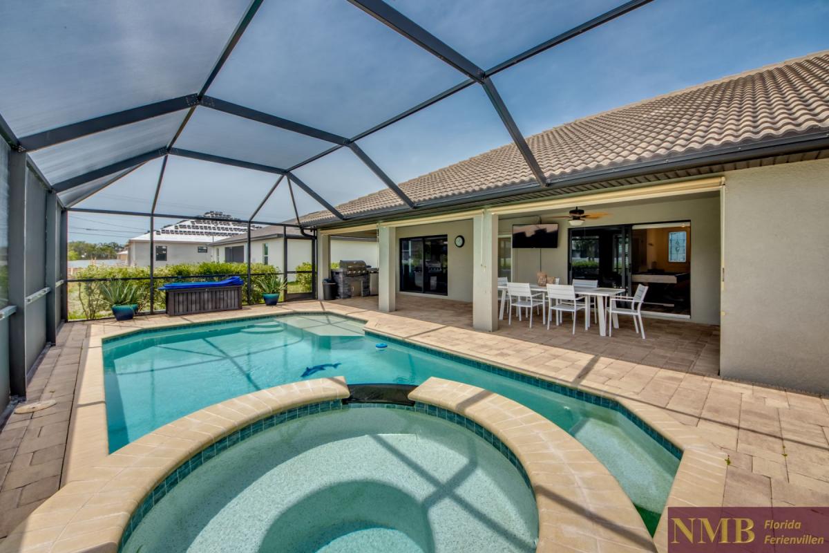 Ferienhaus-Cape-Coral-Villa-Blue-Moon_74-Pool-Hot-Tub