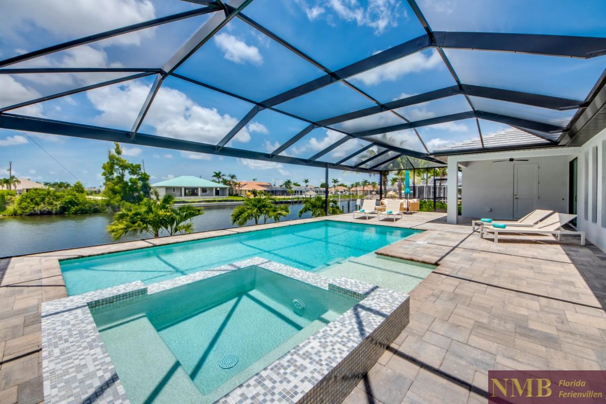 Ferienhaus-Cape-Coral-Villa-Hummingbird_66-Hot-Tub-Pool