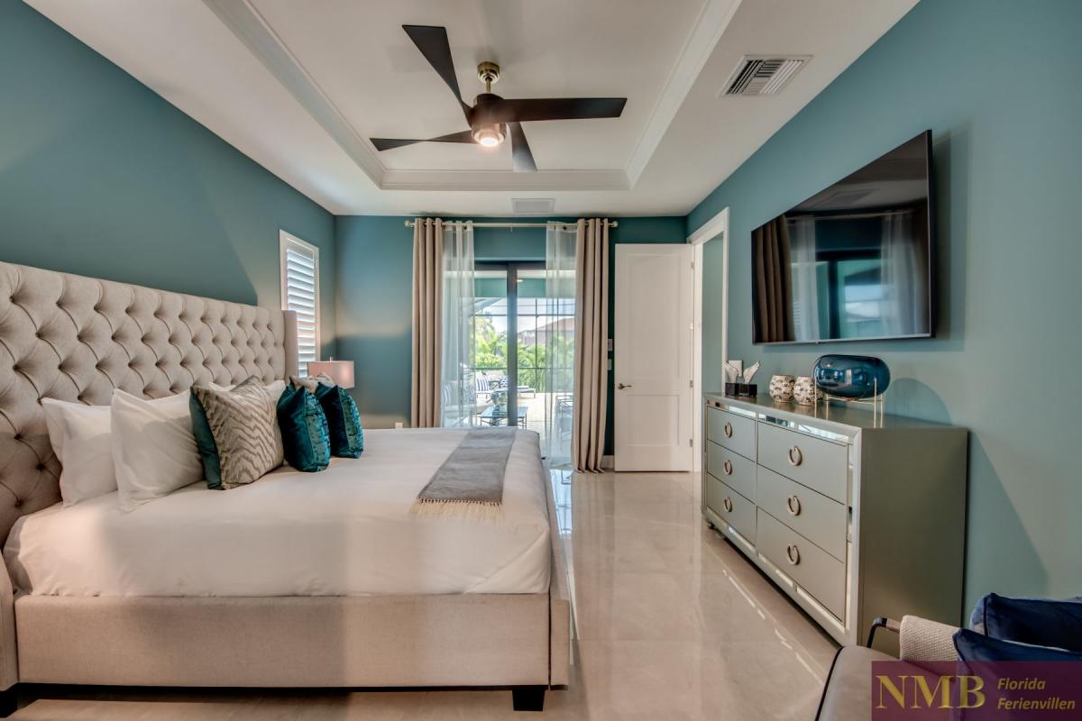 Ferienhaus-Cape-Coral-Villa-Tranquil-Sands_41-Master-Bedroom