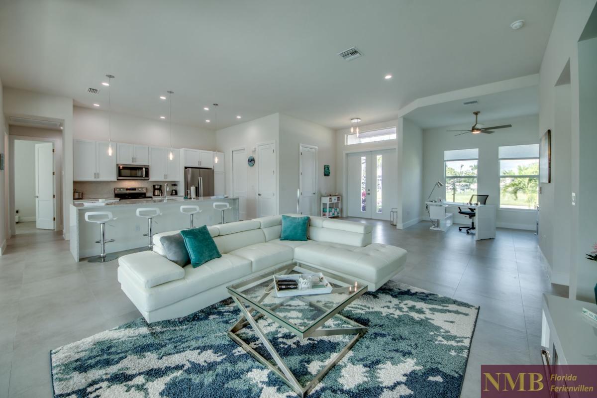 Ferienhaus-Cape-Coral-Villa-Sea-Shell_11-Living-Room