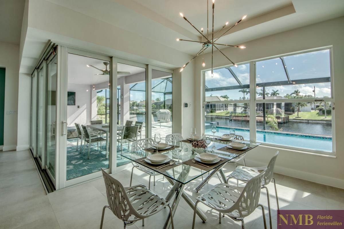 Ferienhaus-Cape-Coral-Villa-Sea-Shell_31-Dining-Room